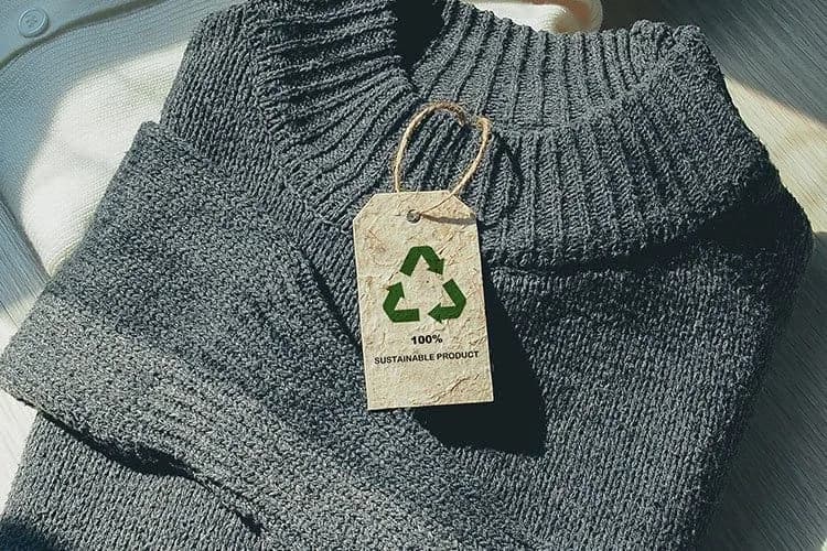Ist ein T-Shirt mit niedrigerem CO₂-Wert automatisch nachhaltiger?