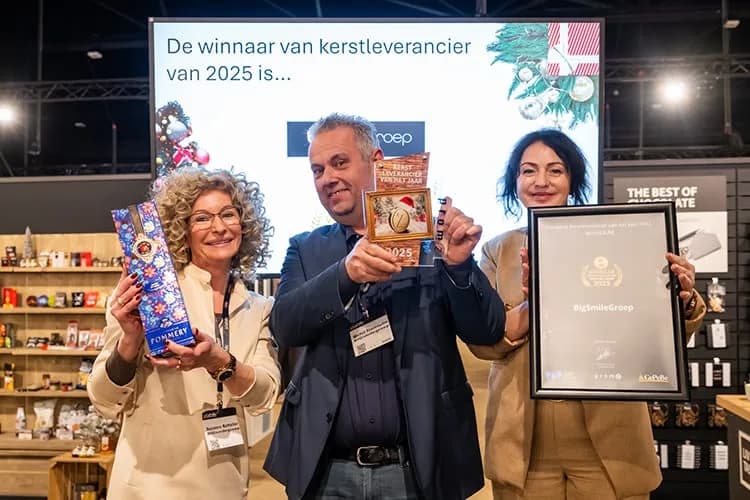 Big Smile Group und Kranen Kerstpakketten gewinnen Auszeichnungen Weihnachtslieferant des Jahres