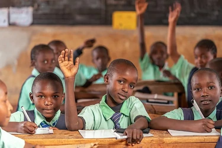 Correctbook beweist die Kraft des Schreibens in Kenia