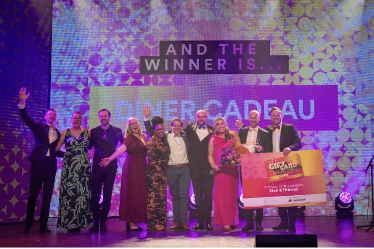 Giftcards.group gewinnt zweimal Gold bei der Wahl der Geschenkkarte des Jahres