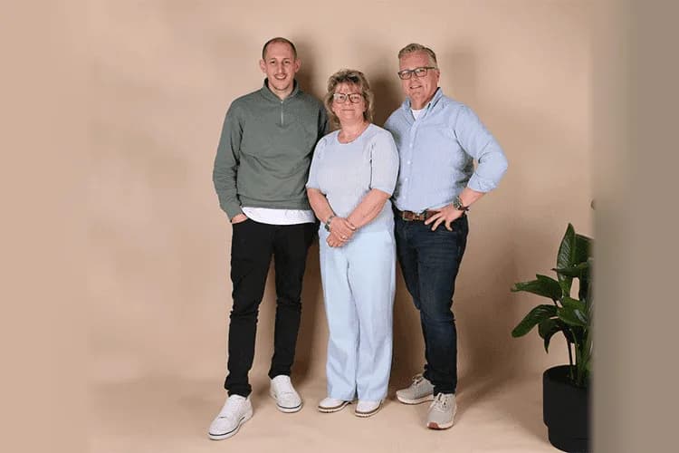 Brinxx erweitert sein Portfolio um Taschen und Regenschirme von Langenberg